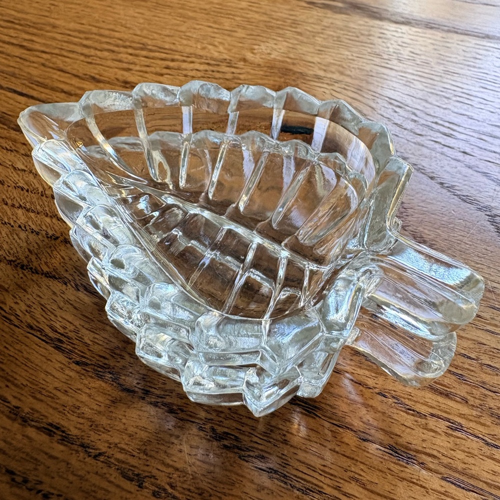 Vintage Lead Crystal Italian Glass Leaf Trinket Dishes Ashtray- Set of 2- 4.5” - Picture 10 of 16